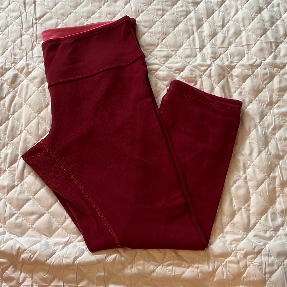 Lululemon legging crop. Fits like an 8. Reversible pink and maroon.